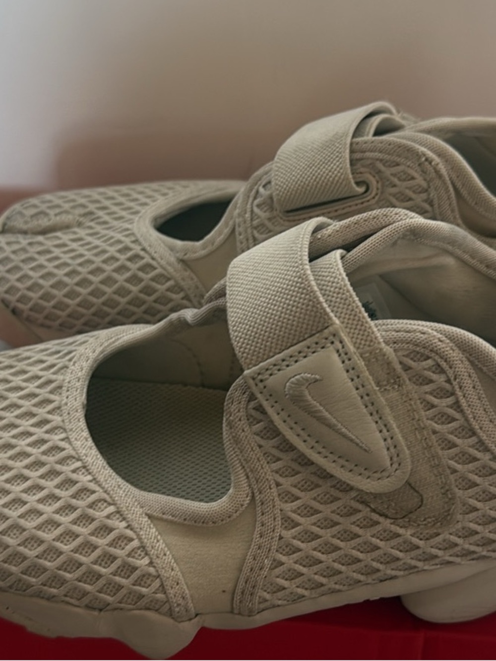 Nike Kids' Neutral Beige rift Shoes